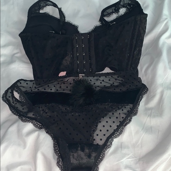 Victoria Secret So Sexy and Sleek Set - Picture 2 of 8